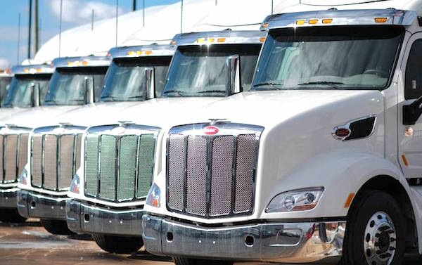 Freightliner Plants Cut 800 Jobs Amid Sales Decline